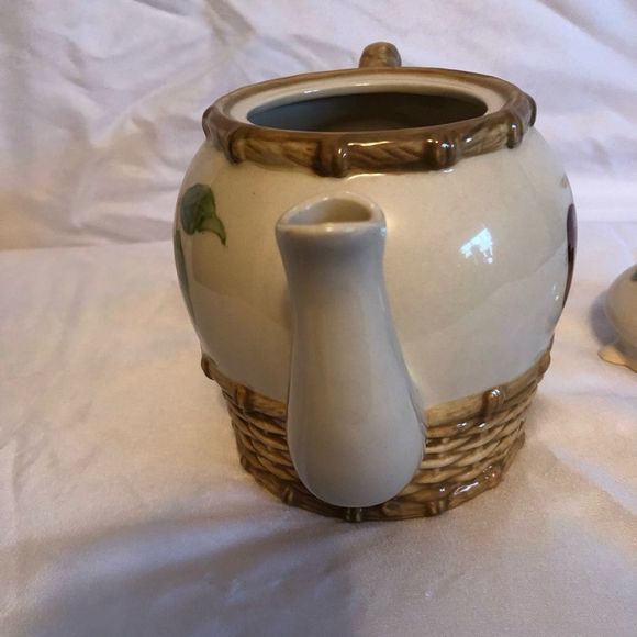 Vintage Apple tea pot - Picture 8 of 11